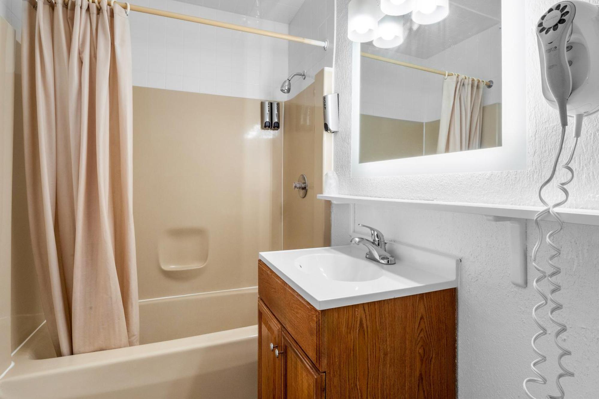 Americas Best Value Inn Jonesville/Hillsdale Экстерьер фото